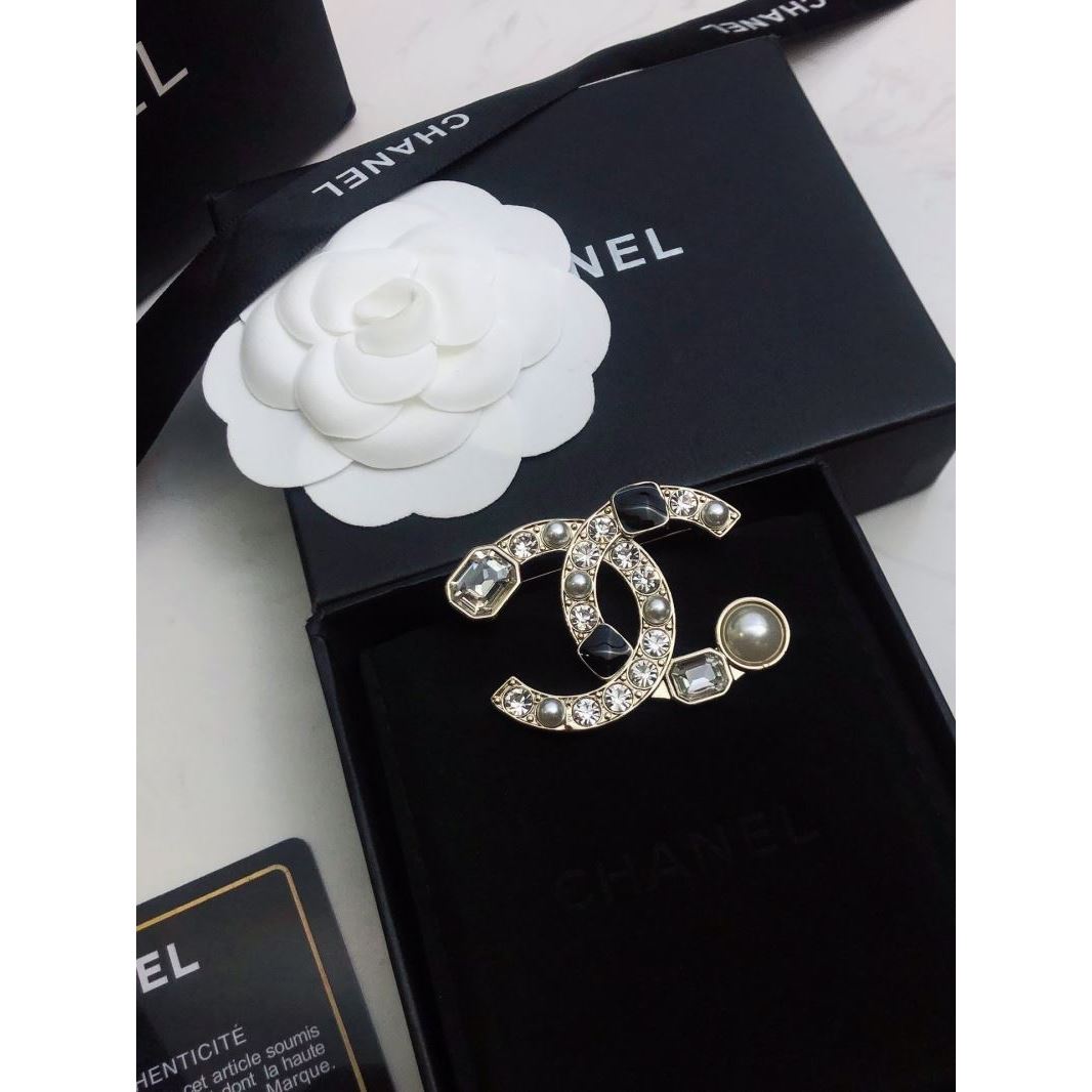 Chanel Brooches - Click Image to Close